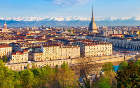 Torino investe sulla sostenibilità: 861mila euro per gli edifici comunali e via libera a Ponte Mosca