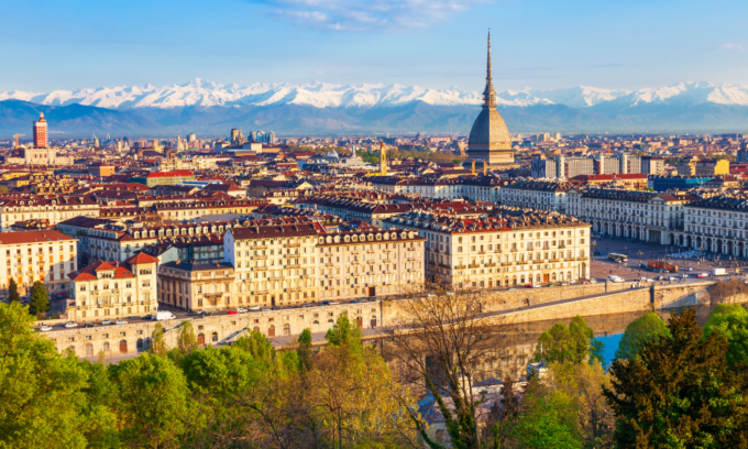 Torino investe sulla sostenibilità: 861mila euro per gli edifici comunali e via libera a Ponte Mosca