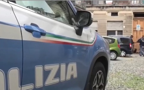Torino: lite tra coinquilini con un cutter, Polizia trova in casa oltre 3 chili di droga