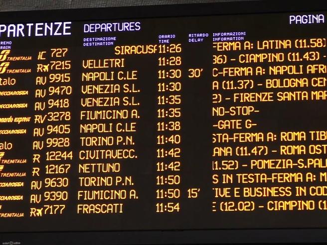 Treni, caos a Roma Termini. Ritardi fino a quattro ore