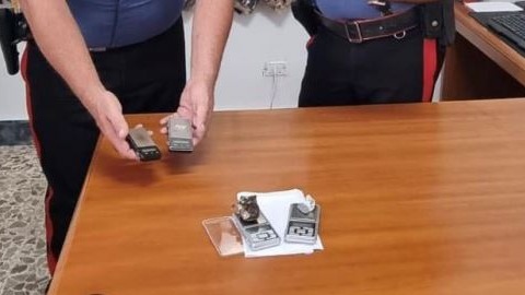 Trovata in possesso di oltre 90 grammi di cocaina e hashish, arrestata