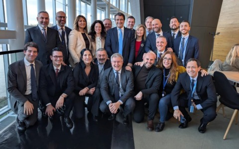 Ue, FdI-ECR: “Voto su benchmark ETS buon segnale, ora Pd sostenga la battaglia per la revisione del sistema “