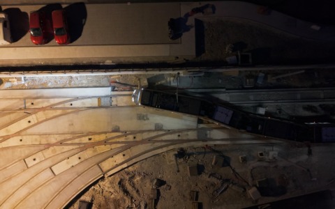 Un serpentone maestoso e itinerante: ecco il video del tram dall’alto