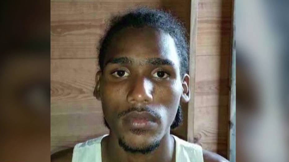 Uomo ferito da agenti ICE a New York, indagini sulla sparatoria