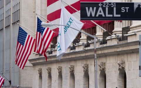 Wall Street in calo, pesano Meta e Tesla